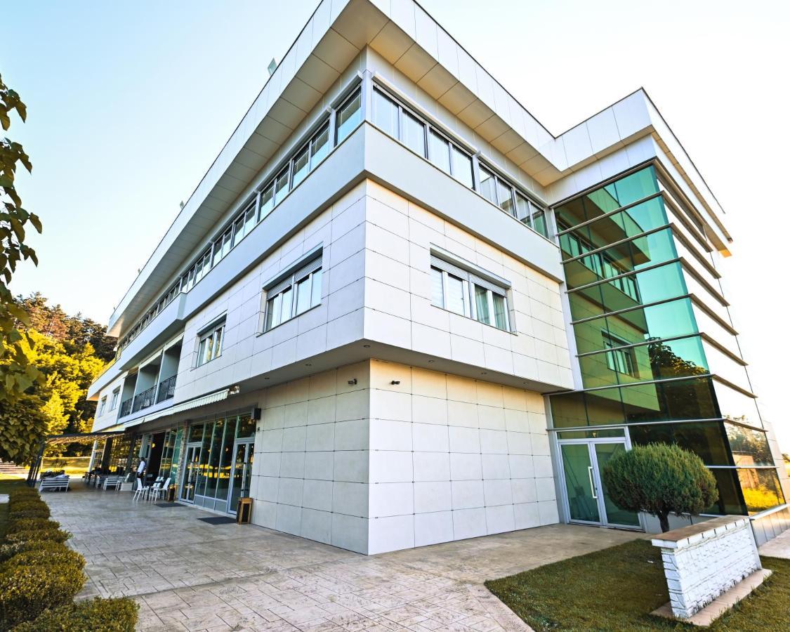 Hotel La Villa Gjakova Buitenkant foto