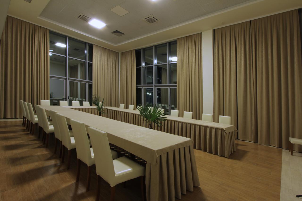 Hotel La Villa Gjakova Buitenkant foto